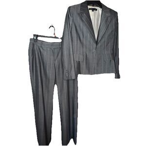 Anne Klein Suit Women's Gray Pinstriped Button Front Pant Suit Size 6 Petite